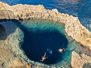 blue hole 768x576